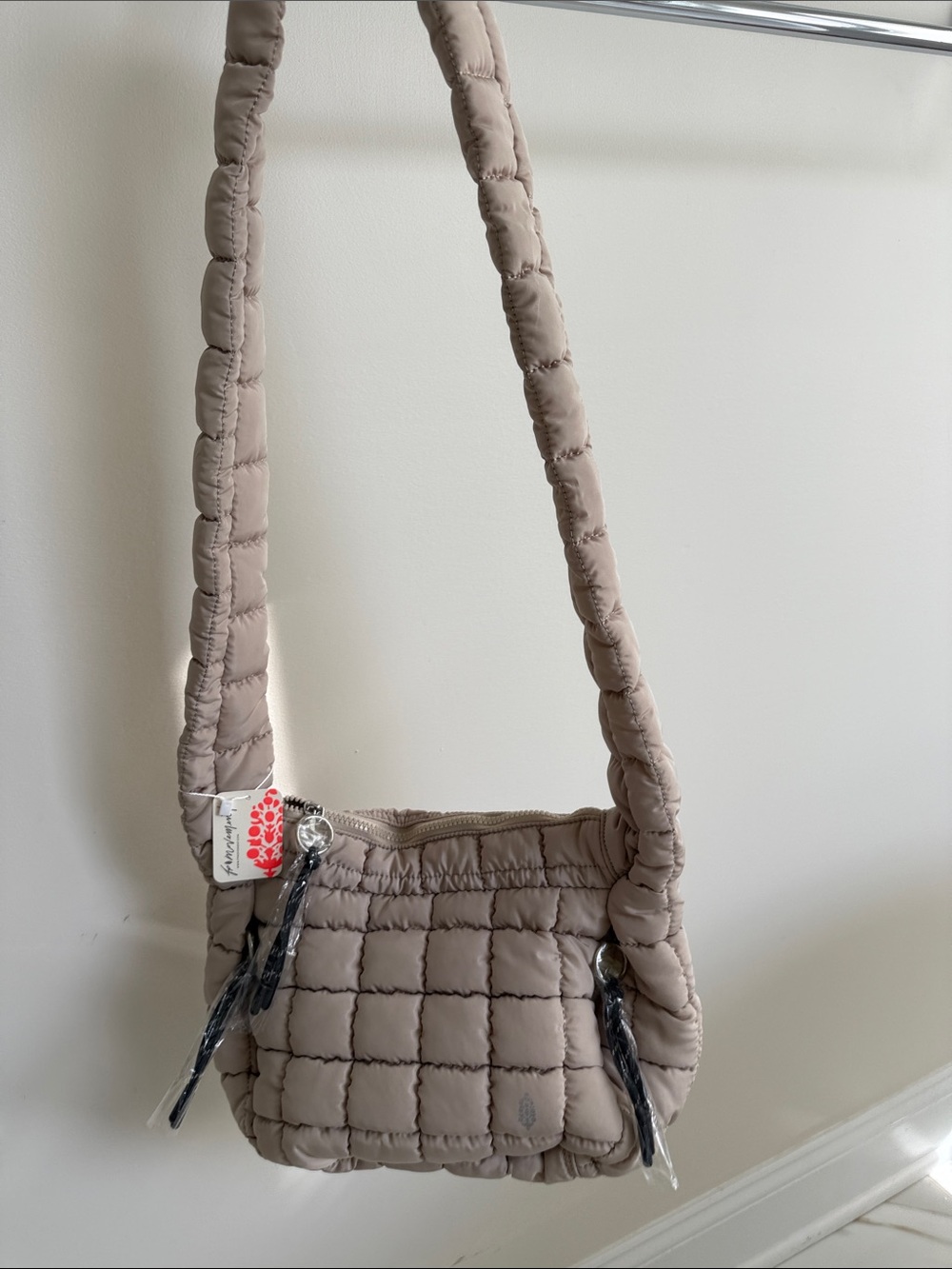 Free People new with tag 🏷️ Quilted Crossbody Bag in Beige/tan